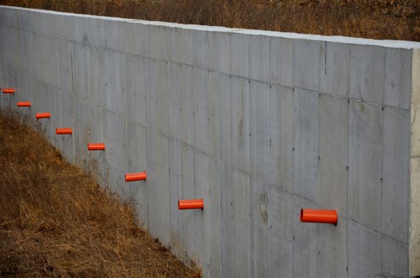 Cost of Retaining Wall Drainage in Summerville